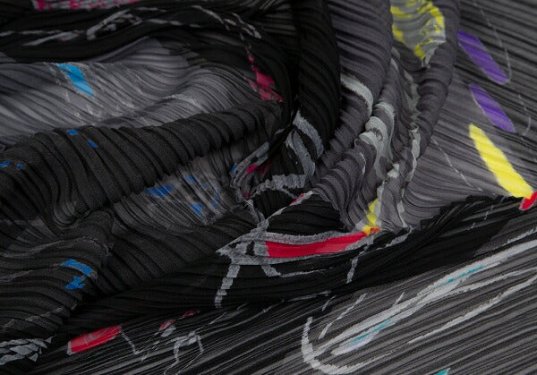 PLEATS PLEASE Graphic Print Scarf Multi