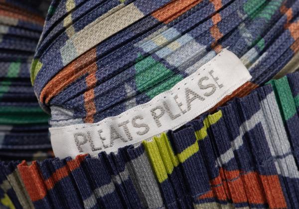 PLEATS PLEASE 17AW Geometric Print Pleated Top Navy Size 3