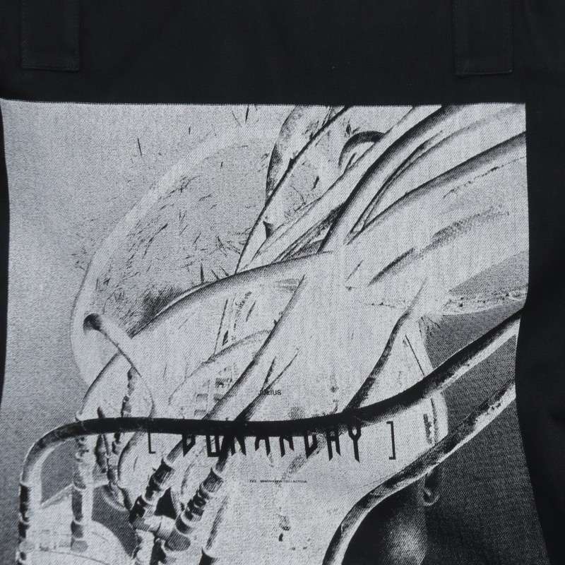JULIUS 25SS Graphic Print Denim Tote Bag Black