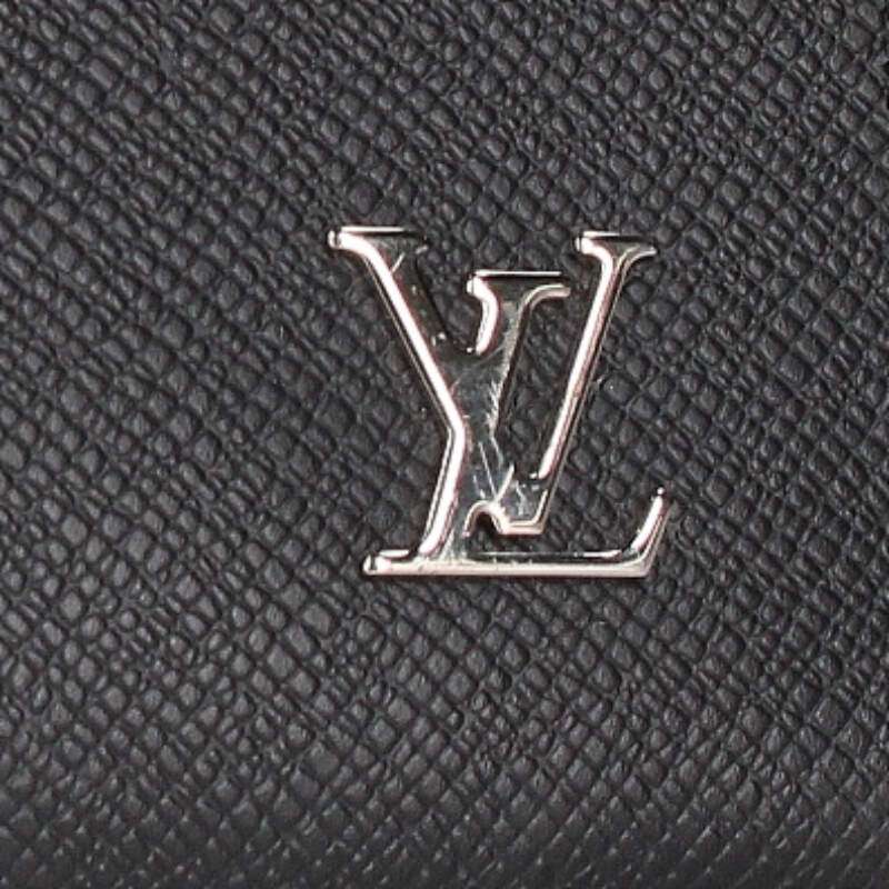 Louis Vuitton Pochette Black