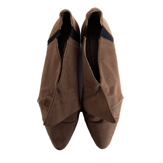 ISSEY MIYAKE Brown Asymmetric Tuck Toe Pumps Size 24.5CM