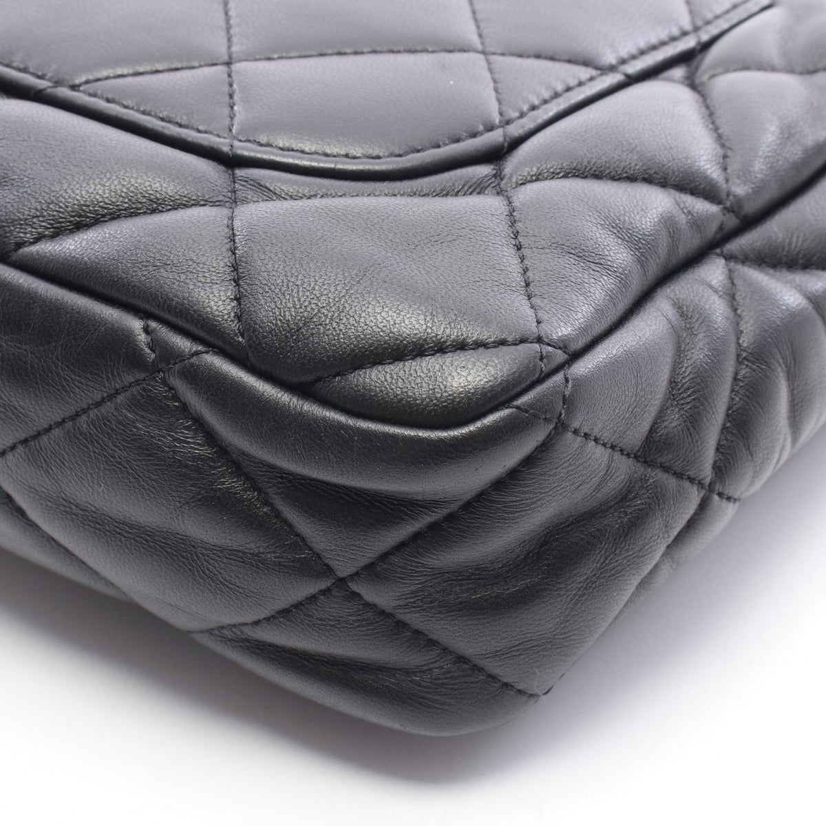 CHANEL Matelasse Lambskin Shoulder Bag