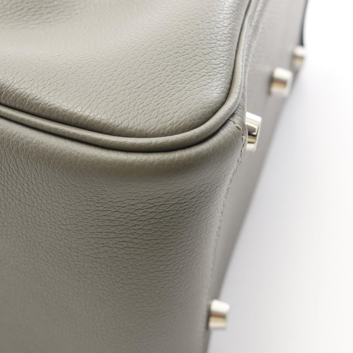 HERMES Lindy 26 Gris Meyer Shoulder Bag