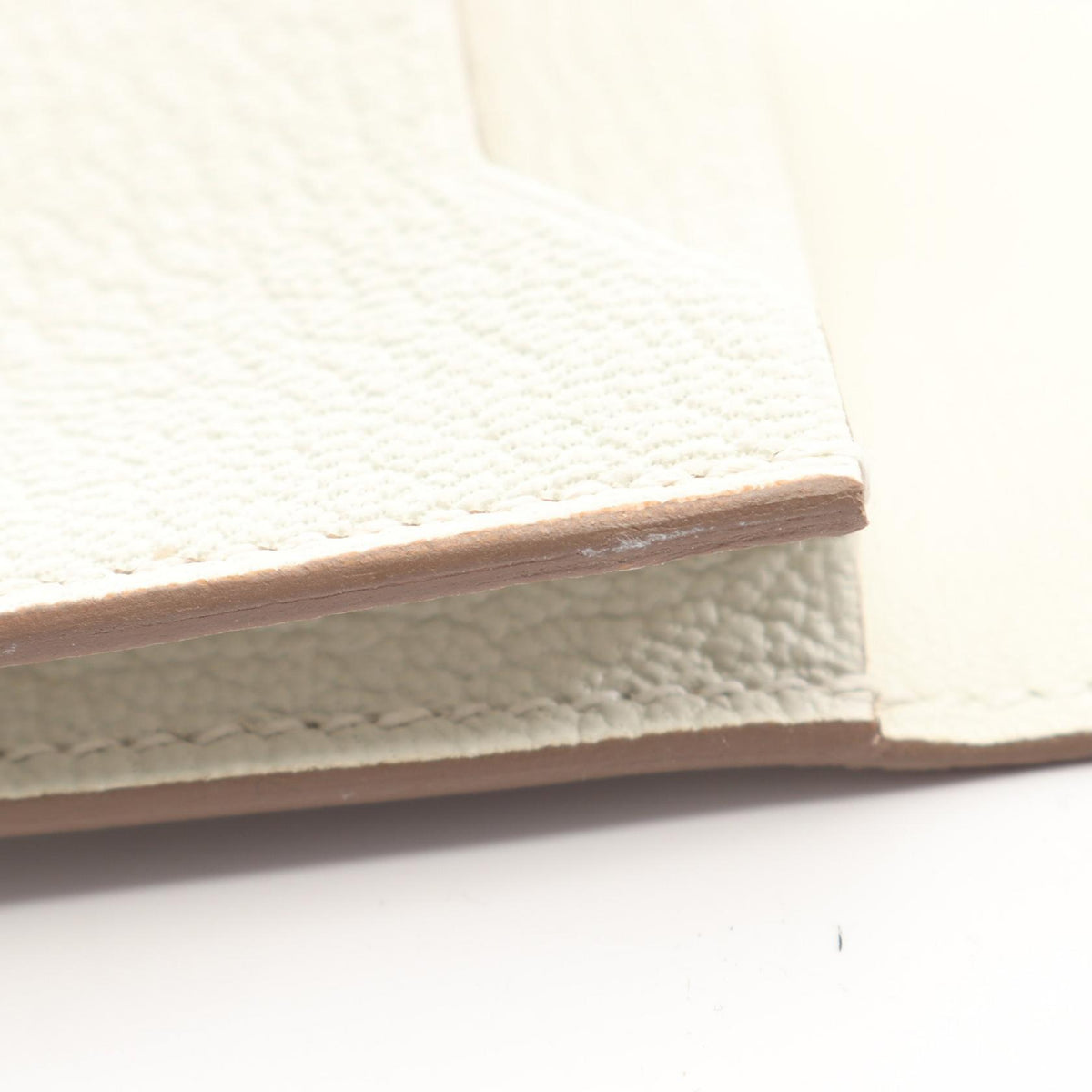 HERMES Bearn Chevre Leather Case White