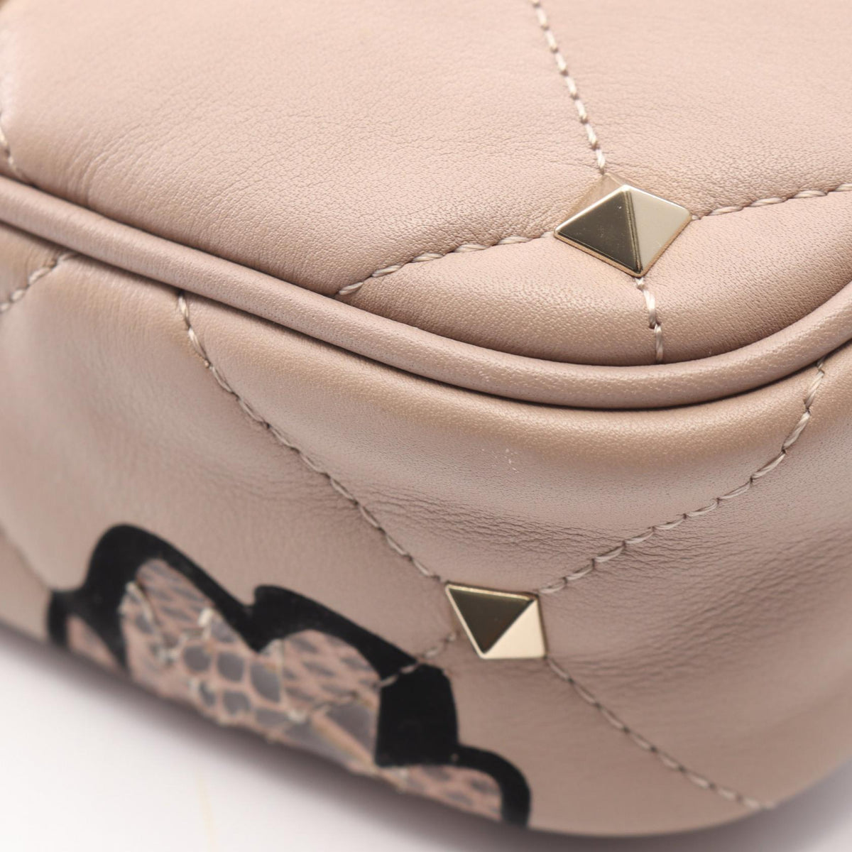 Valentino Garavani Rockstud Bag Pink