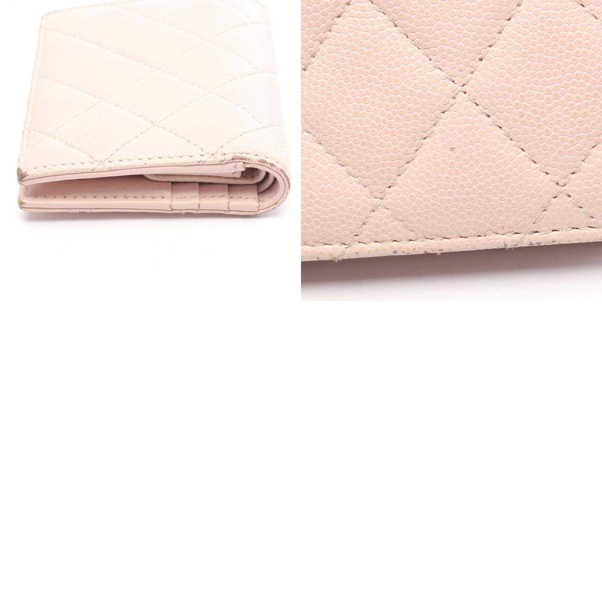 CHANEL Matelasse Small Bi-Fold Skin Wallet