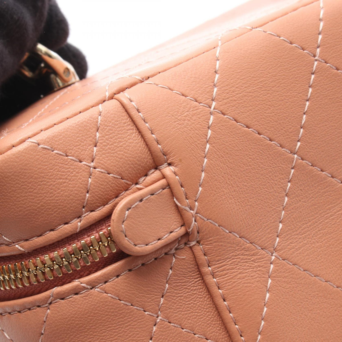 CHANEL Matelasse Leather Shoulder Gold HW Shoulder Bag