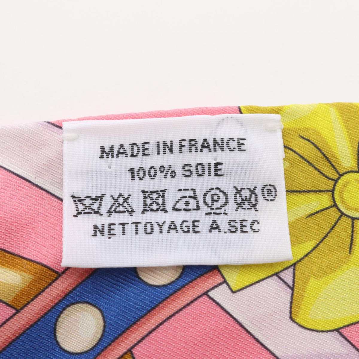 HERMES HARNAIS DE COEUR Silk Scarf Pink