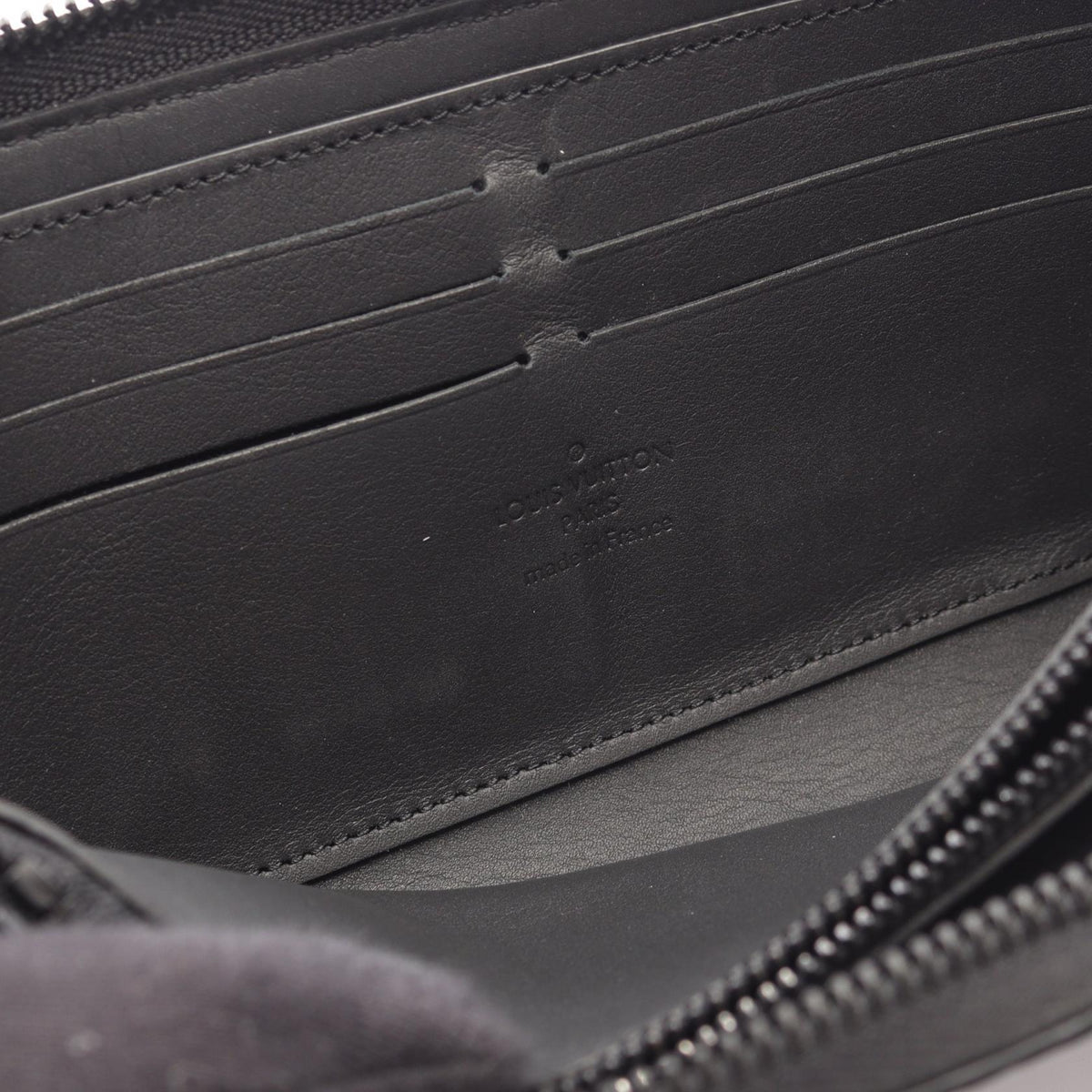 LOUIS VUITTON Zippy Wallet Horizontal Taillon Leather Black