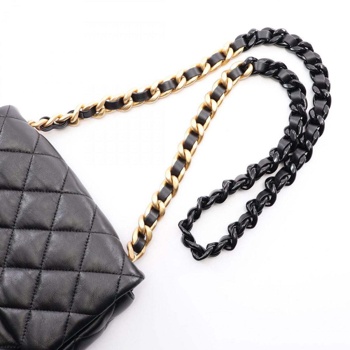 CHANEL Matelasse Leather Shoulder Bag