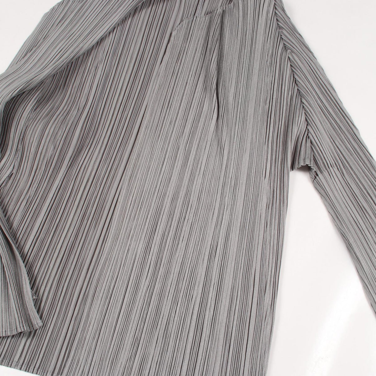 PLEATS PLEASE Pleated Polyester Cardigan Gray Size 3