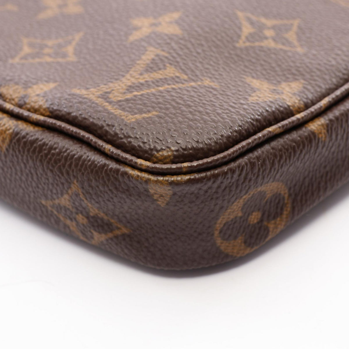 LOUIS VUITTON Pochette Handbag Brown
