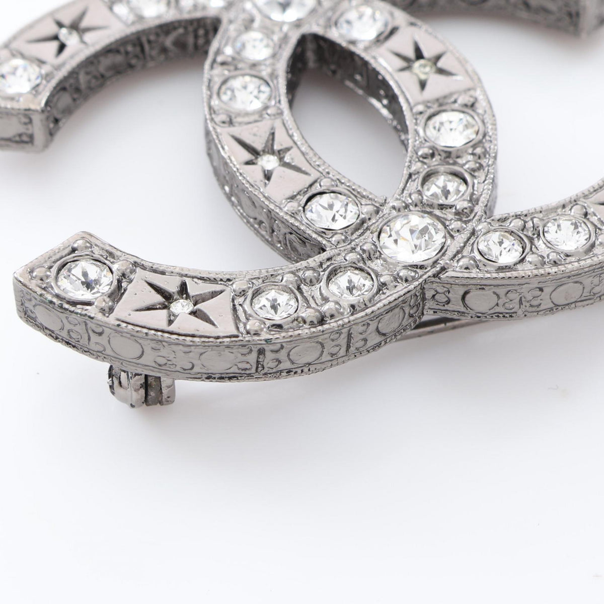 CHANEL CC Logo Metal Brooch Silver