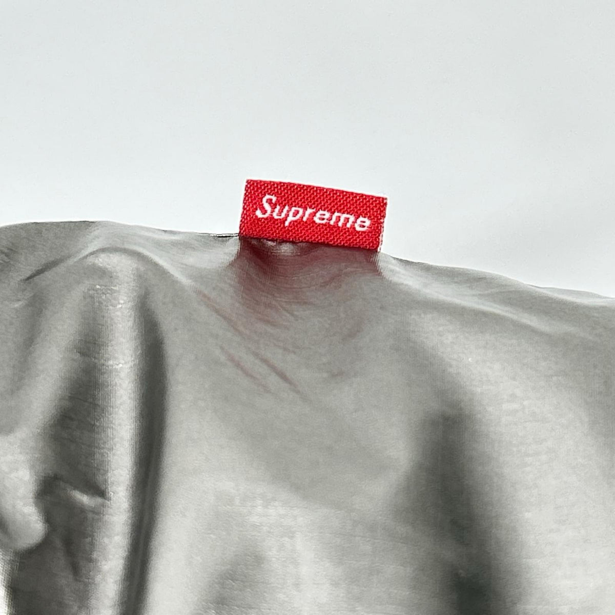 Supreme 22AW GORE-TEX 700 Fill Down Parka Silver Jacket Size XK