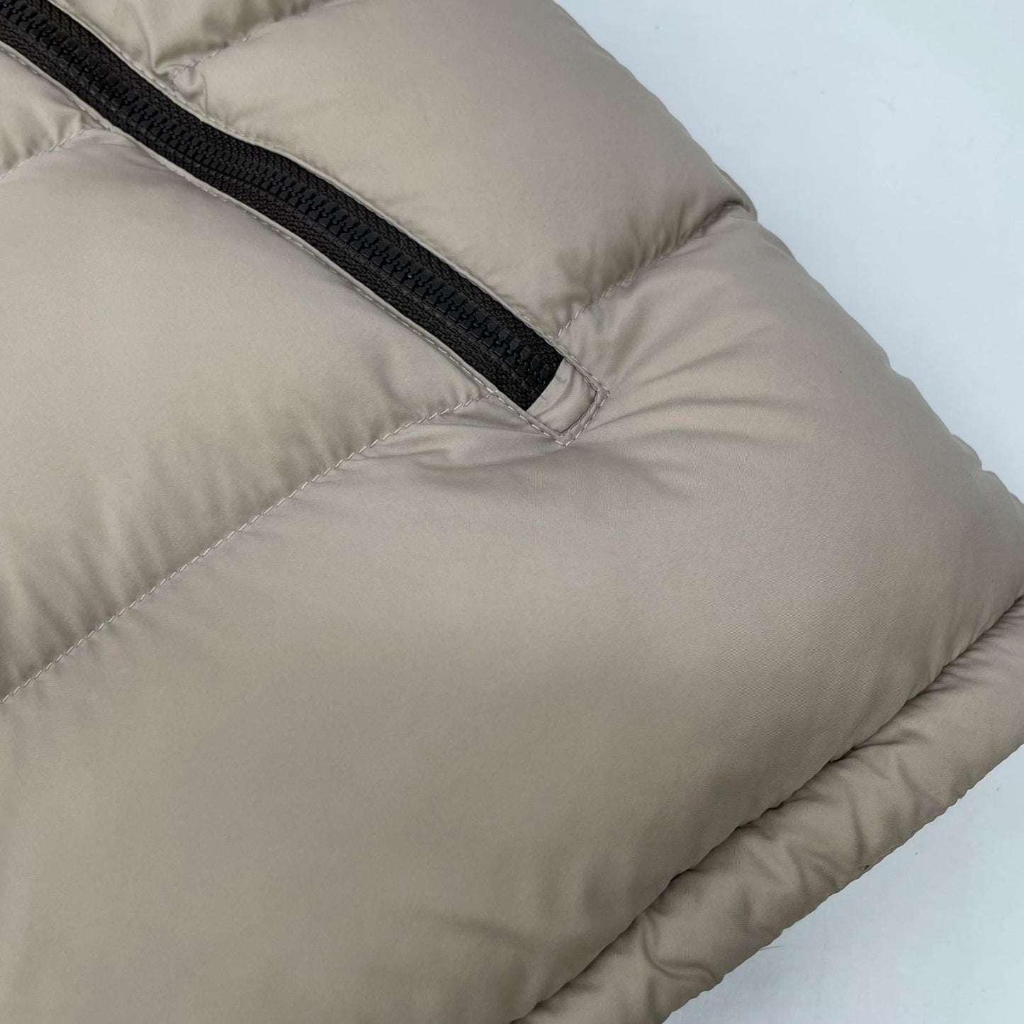 HERNO Water-Repellent Matte Nylon Hooded Vest Beige Size 48