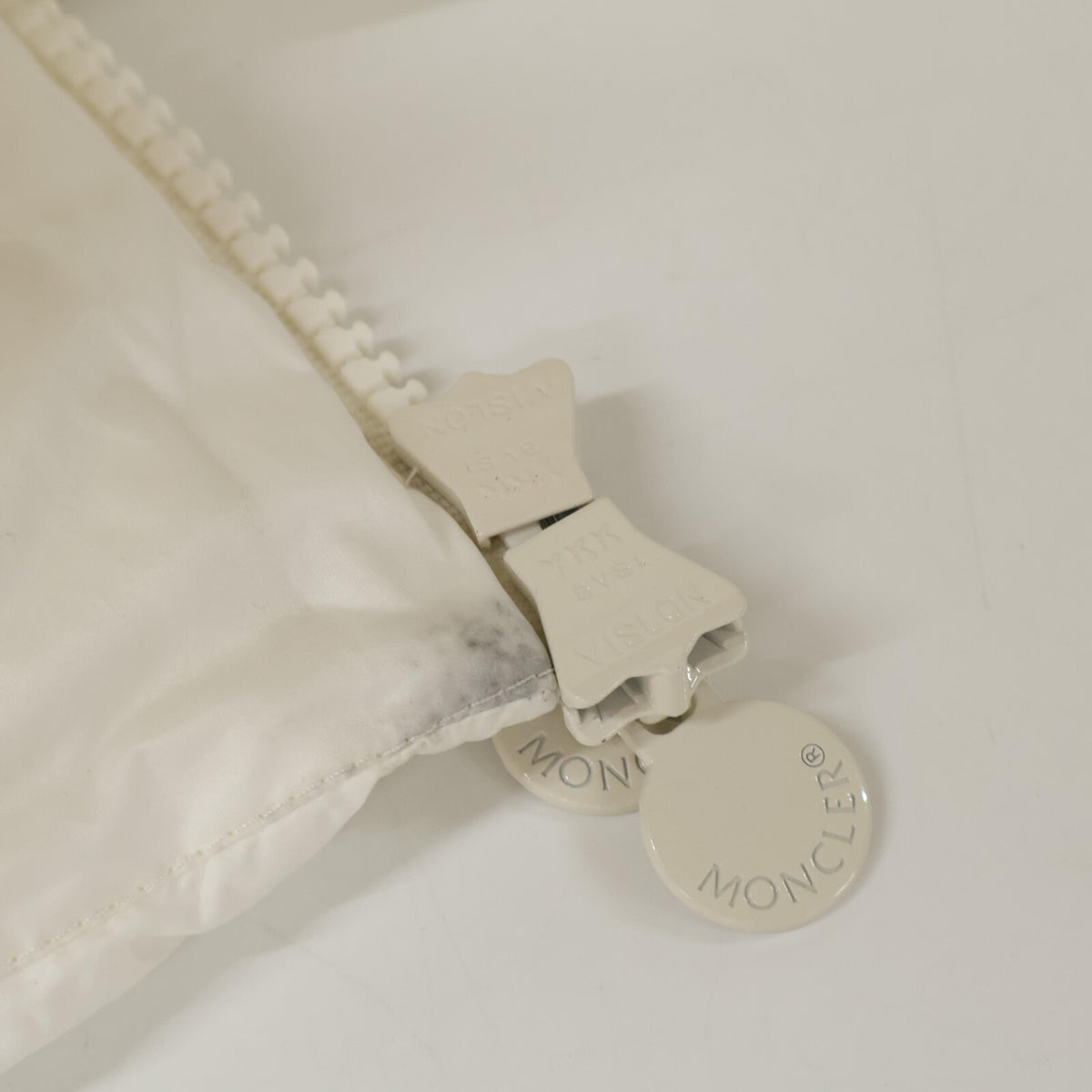 MONCLER SALZMAN Down Jacket White Size 1