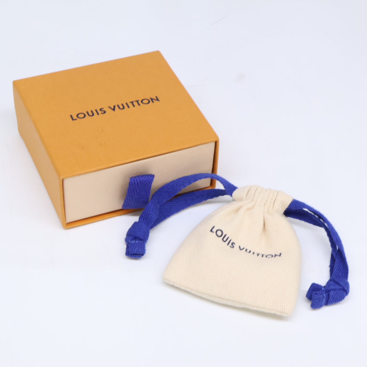 LOUIS VUITTON LV Tag Necklace Silver