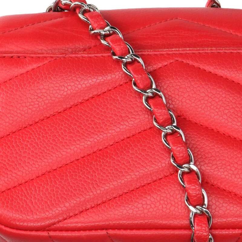 CHANEL Chevron V Stitch Chain Shoulder Bag Red Size ONE SIZE