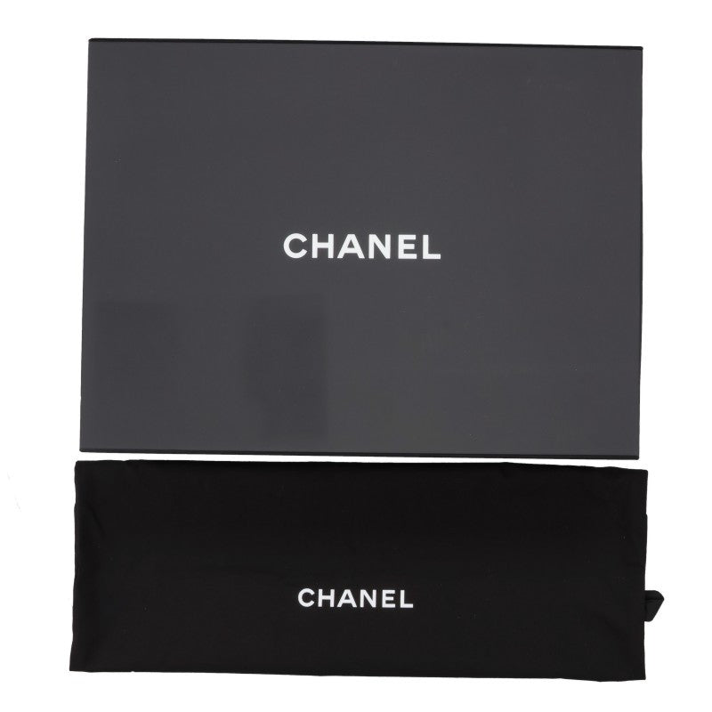 CHANEL Quilted Leather Shoulder Bag Black