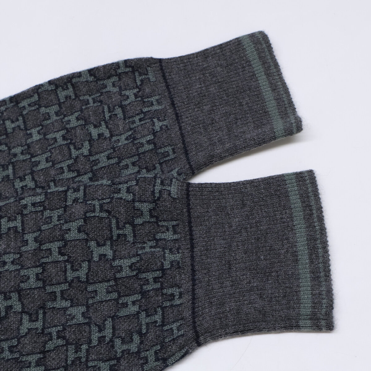 HERMES Gray H-Logo Cashmere Silk Knit Sweater Size M