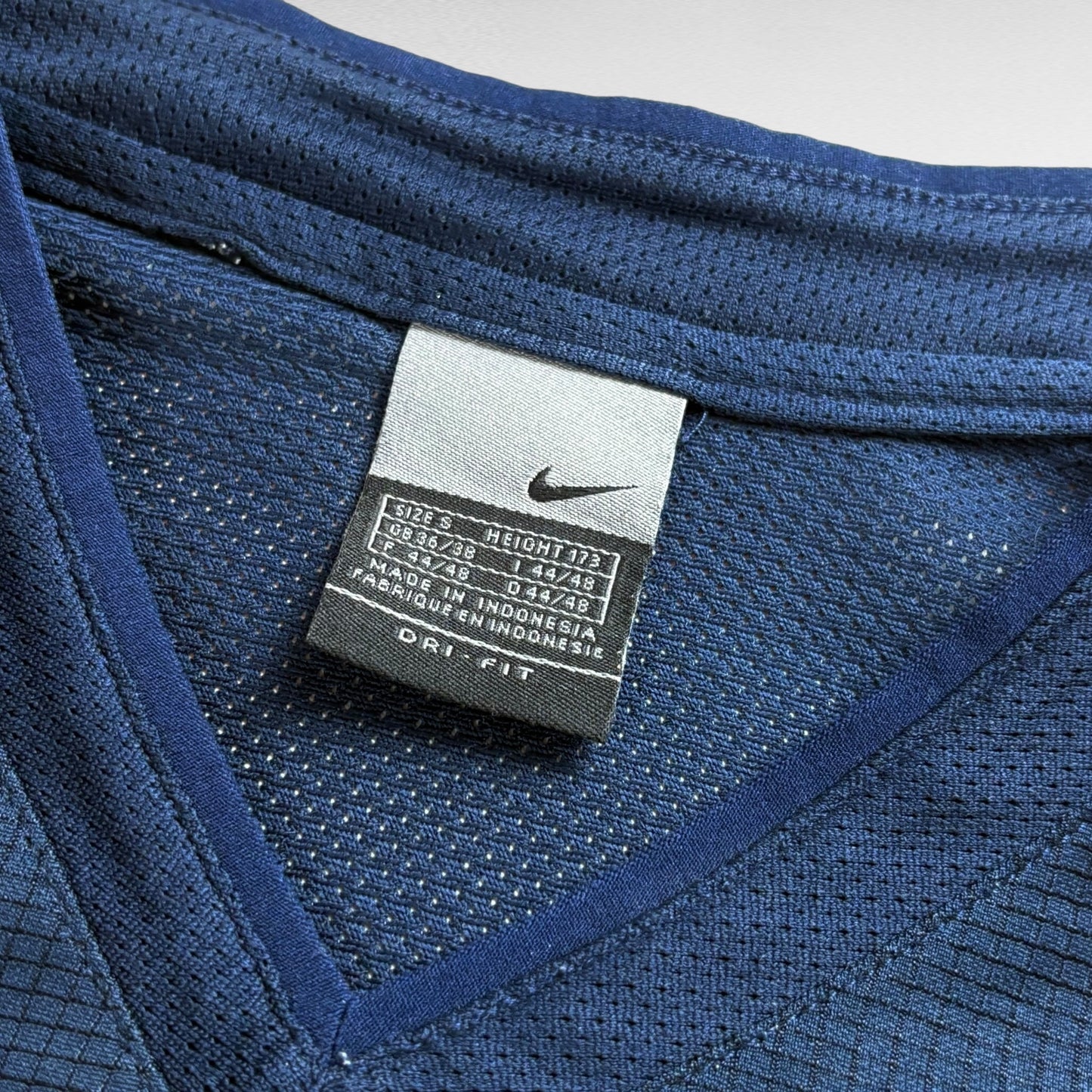 Nike 00s Shirt Size S