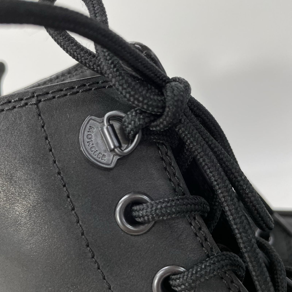MONCLER HEVEA CITY Smooth Leather Ankle Boots Size EU 42