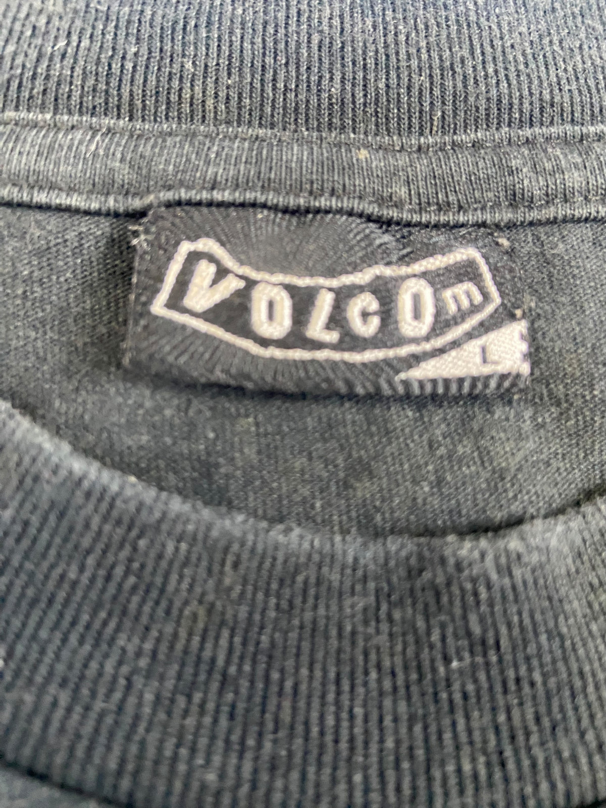 OLD VOLCOM Graphic T-Shirt Size L