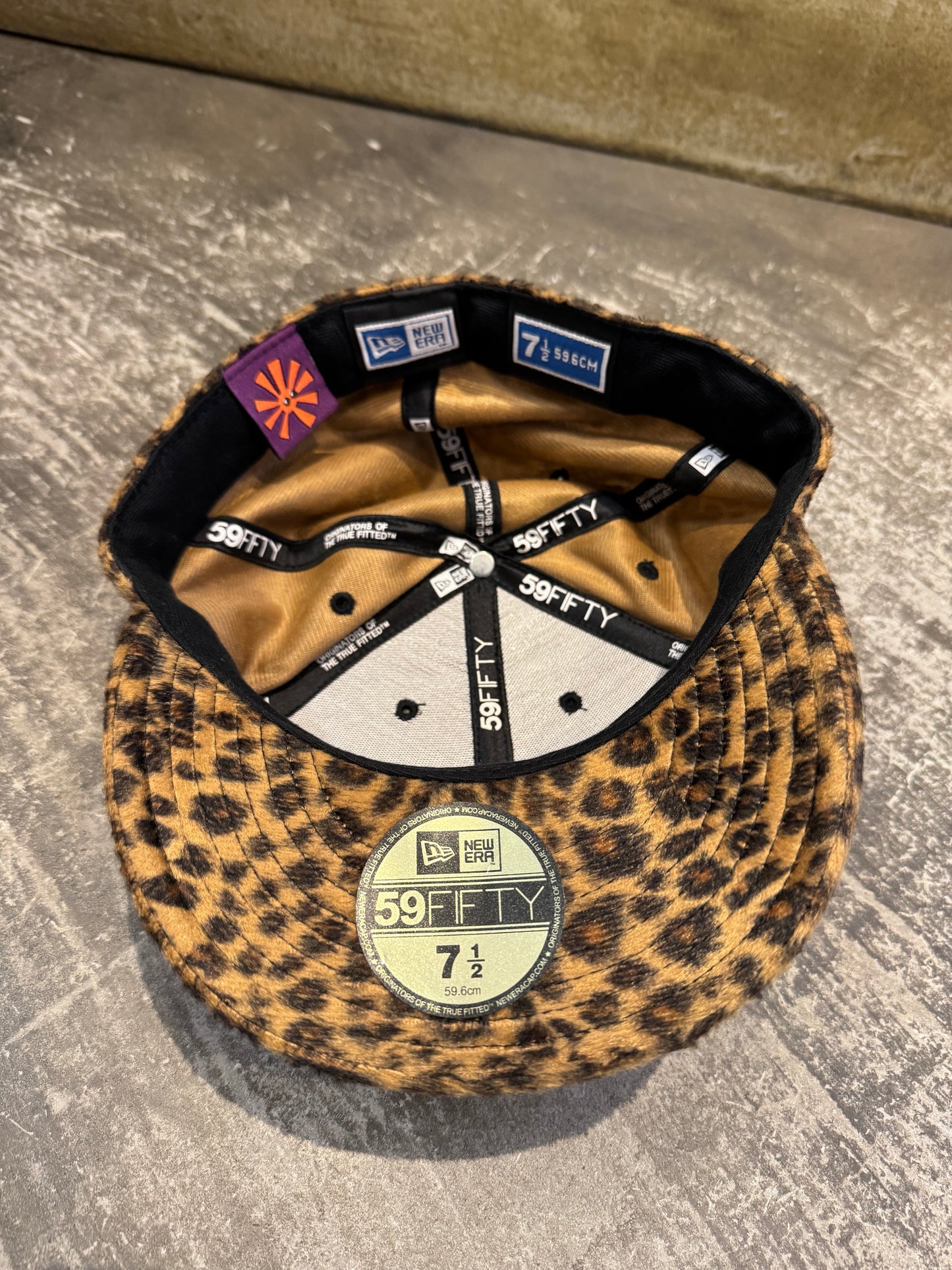 New Era LEILOW × NEW ERA Leopard Cap Size 7.5