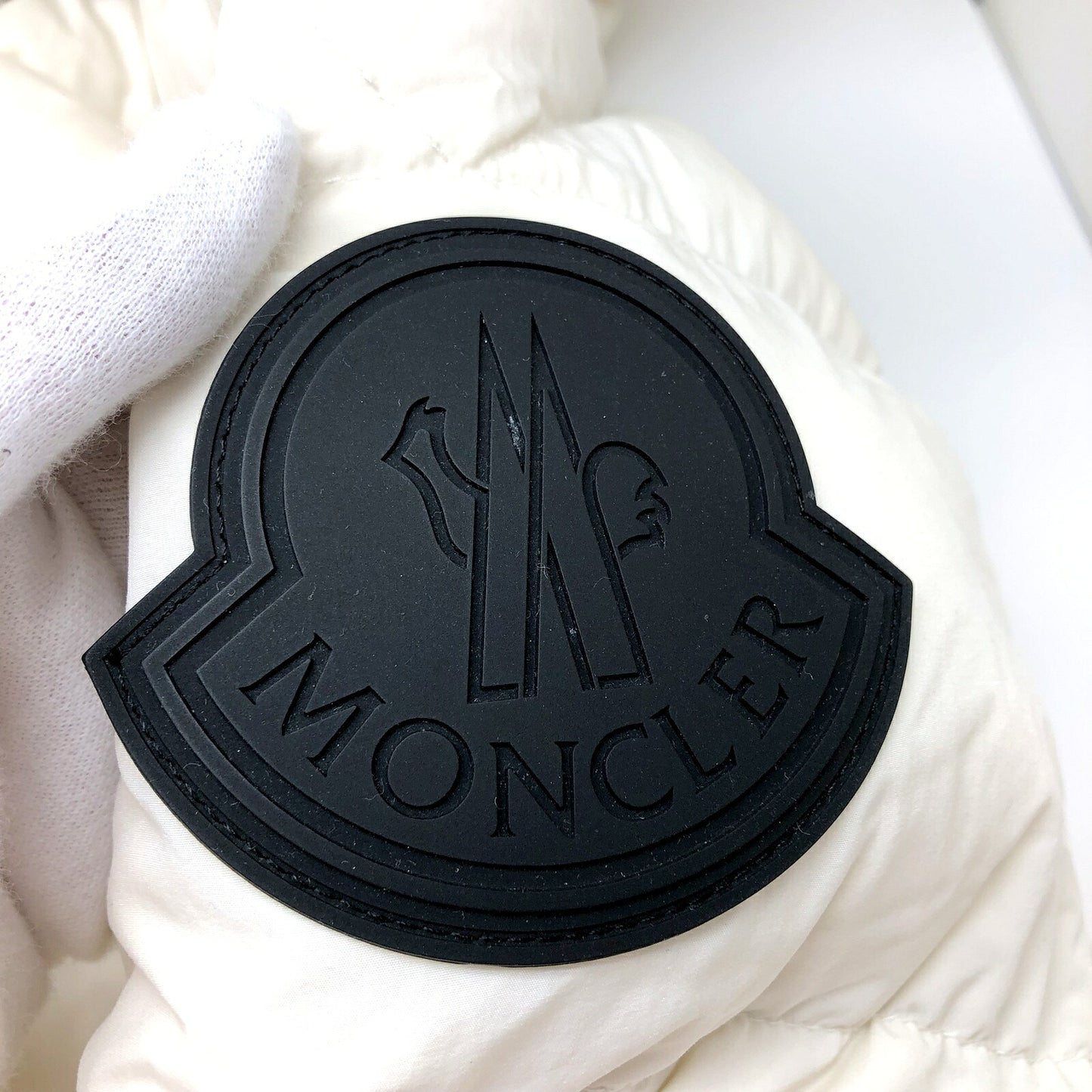 Moncler Dubois Nylon Logo Hood Down Jacket White Size 0
