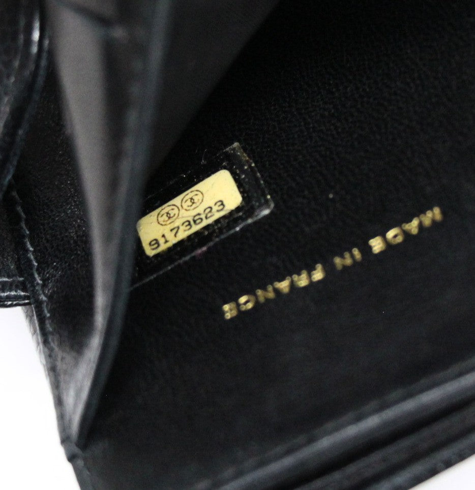 CHANEL Black Caviar CC Logo Tri-Fold Wallet Size ONE SIZE