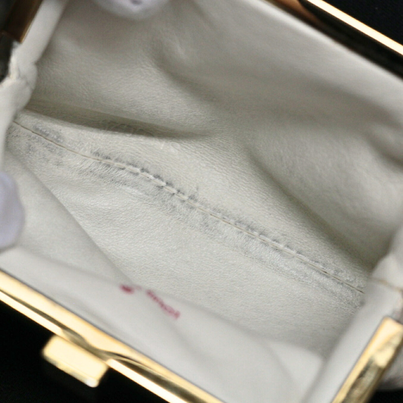 Louis Vuitton Suhali Portemonnaie Purse Blanc Size ONE SIZE