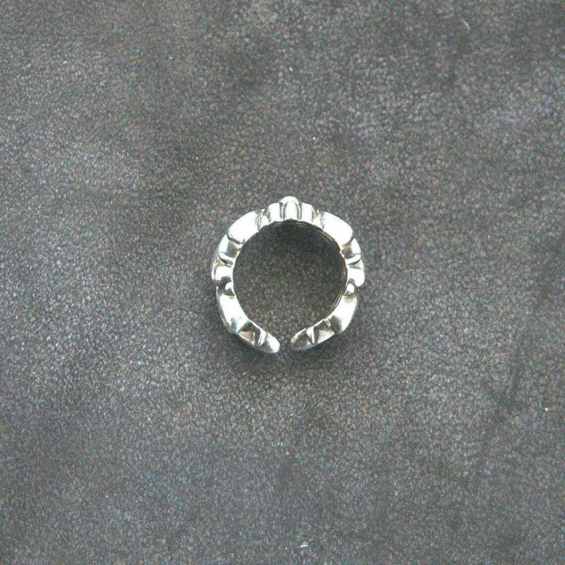 Chrome Hearts DBL FLRL CRS RING