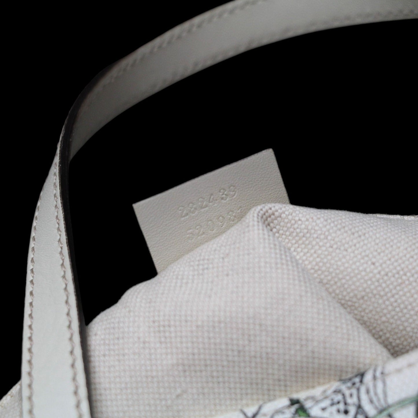 GUCCI Flora Infinity Canvas White Tote Bag Size ONE SIZE