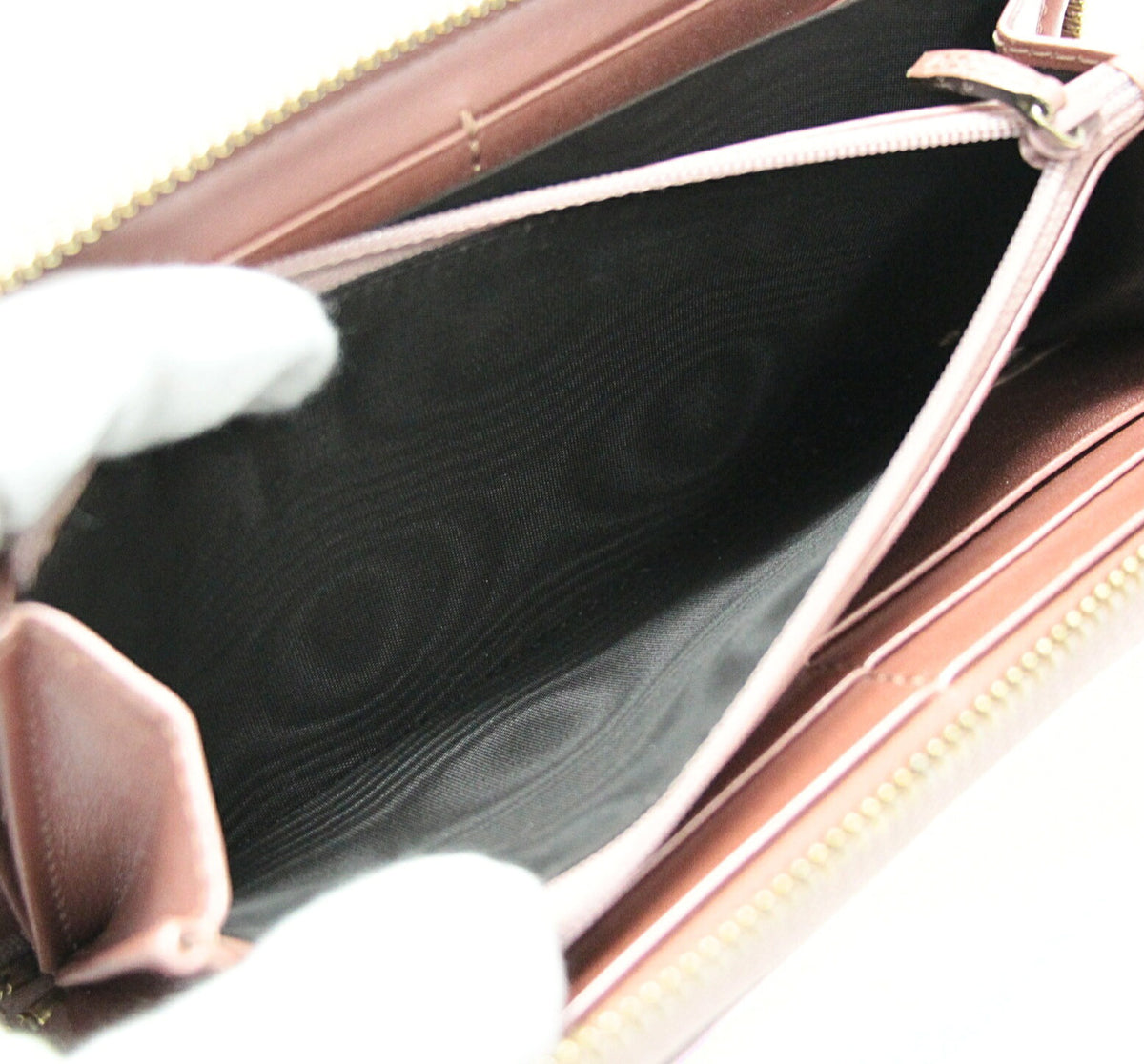 GUCCI Microguccissima PVC Zip Around Wallet Pink
