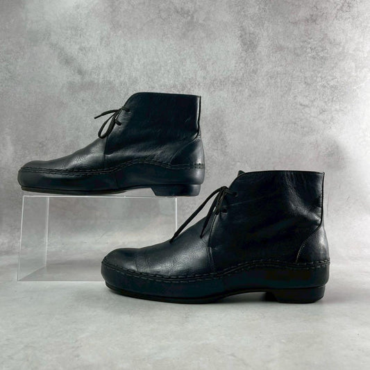 ISSEY MIYAKE MEN Leather Chukka Boots Black