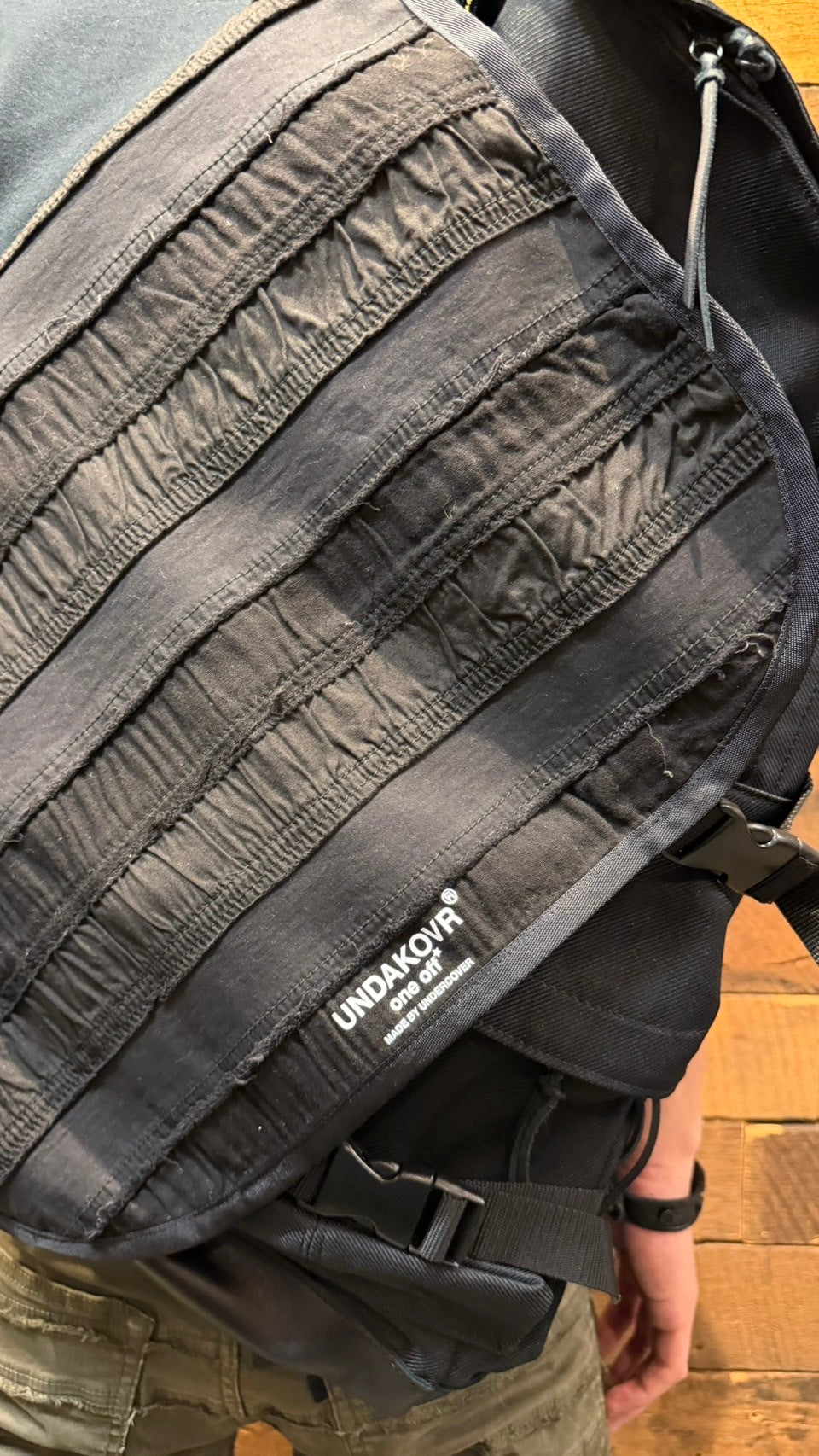 undercover "One Off" Black Size FREE