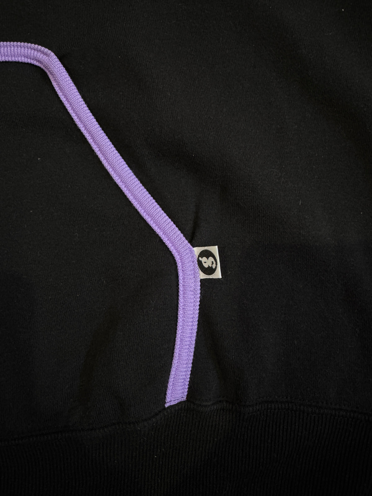 GOODENOUGH Black Pullover Hoodie Size L