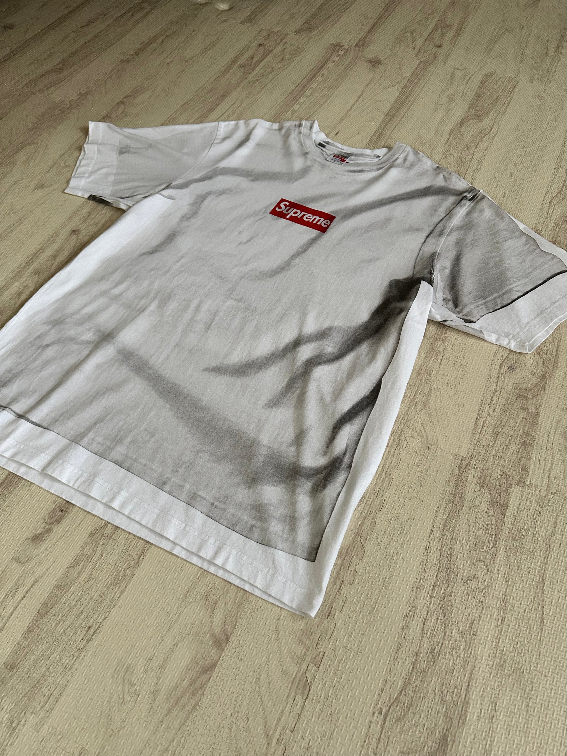Supreme - Supreme x MM6 Maison Margiela Box Logo Shot Sleeve T-shirt White Size L