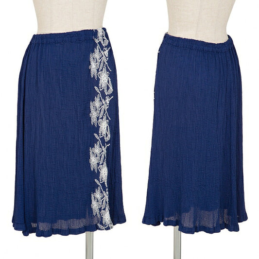 ISSEY MIYAKE me Pleated Floral Embroidered Skirt Navy Size M