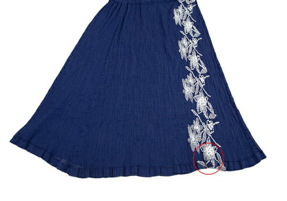 ISSEY MIYAKE me Pleated Floral Embroidered Skirt Navy Size M
