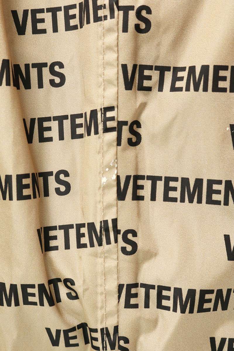 VETEMENTS 18AW All-Over Logo Print Nylon Coat Multi Size 0