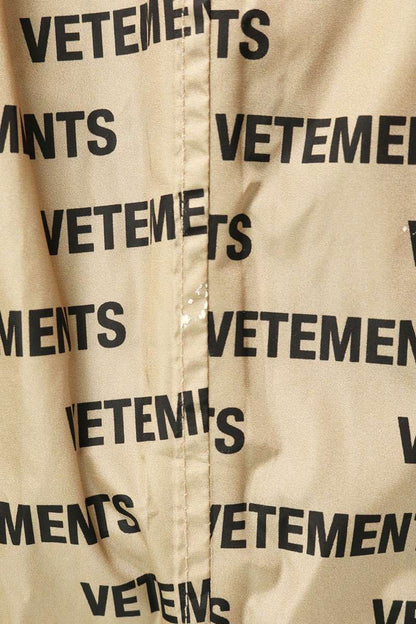 VETEMENTS 18AW All-Over Logo Print Nylon Coat Multi Size 0