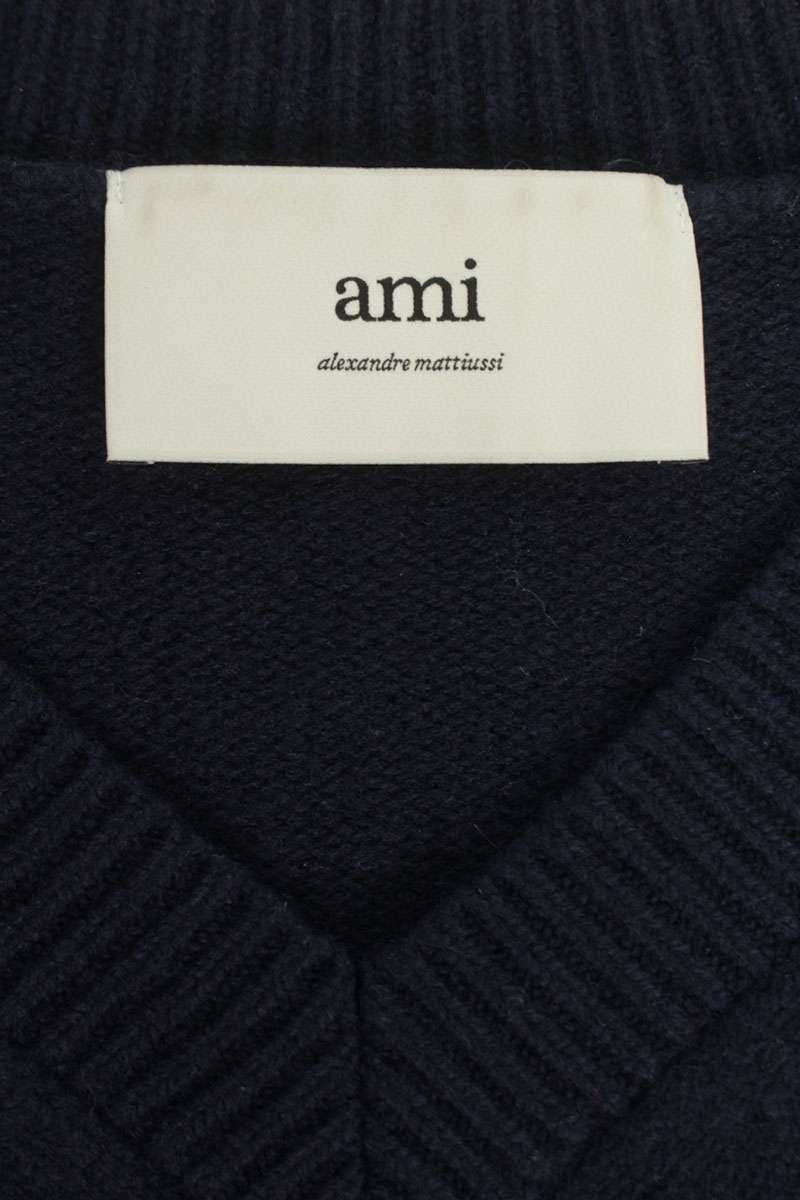 AMI Alexandre Mattiussi Embossed Logo V-Neck Knit Size S