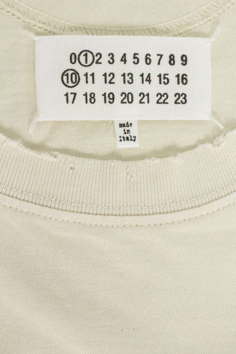 Maison Margiela Vintage Paint Print Long Sleeve Tee Beige Size S