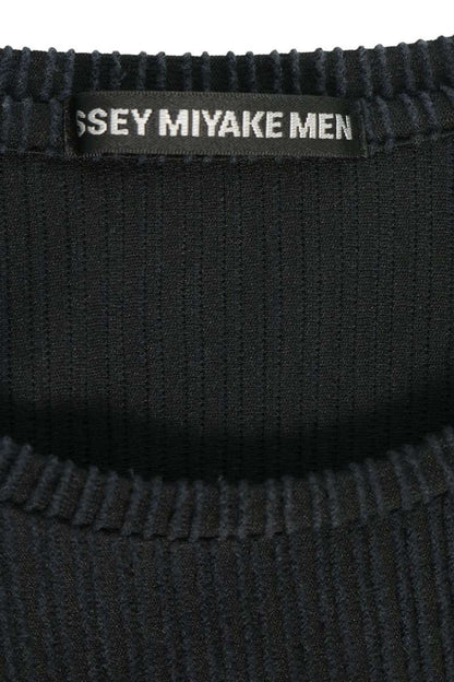 ISSEY MIYAKE MEN Pleated Long Sleeve T-Shirt Size 3