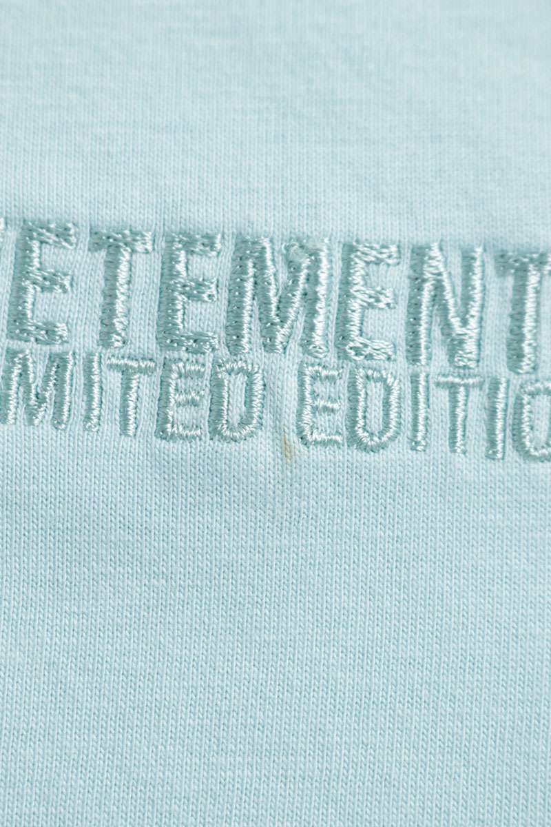 VETEMENTS 24SS UE64TR500MI Logo Tee Light Blue Size S