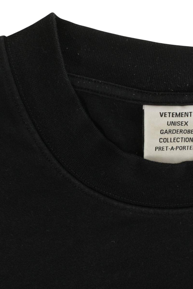 VETEMENTS Black Embossed Logo Oversized T-Shirt Size S