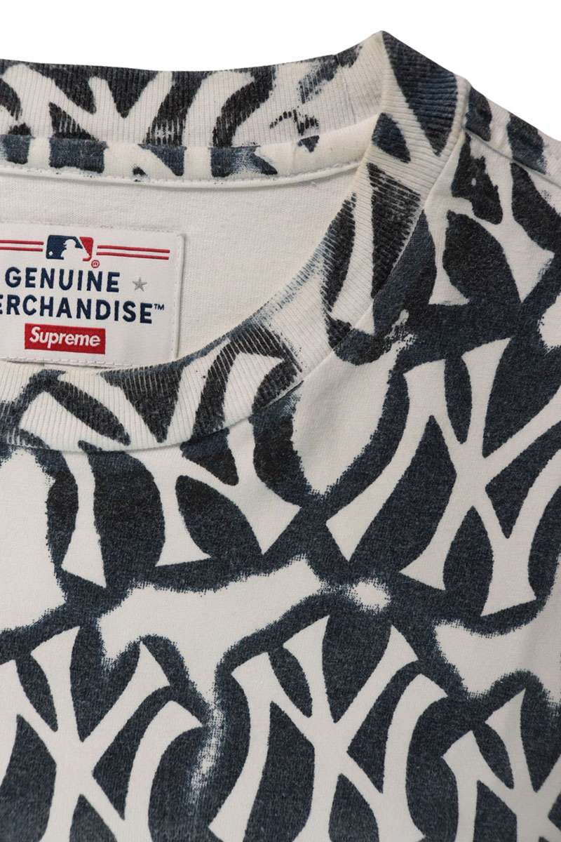 SUPREME Yankees Airbrush All-Over Logo T-Shirt Size S
