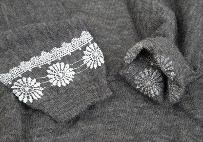 COMME des GARCONS Lace Rubber Print Knit Sweater Gray Size M