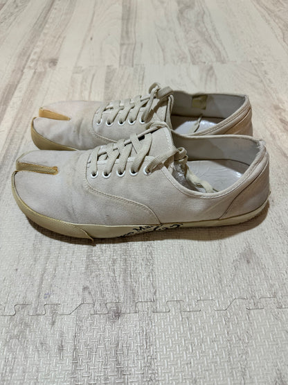 Vintage Maison Margiela Shoes - Maison Margiela Tabi Canvas Sneakers White Size 42 26.5cm - Authentic Archive